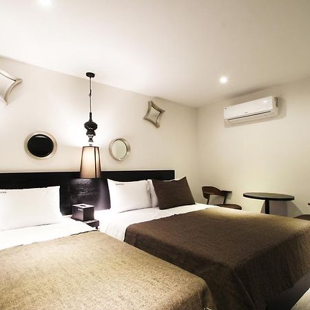 17Th Hotel Yeonje Buitenkant foto