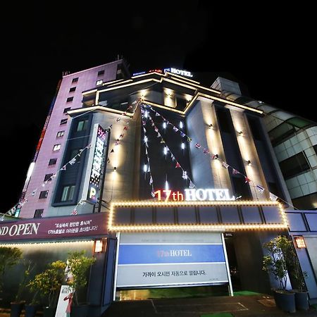 17Th Hotel Yeonje Buitenkant foto