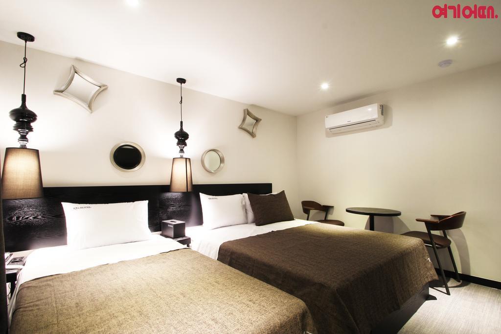 17Th Hotel Yeonje Buitenkant foto