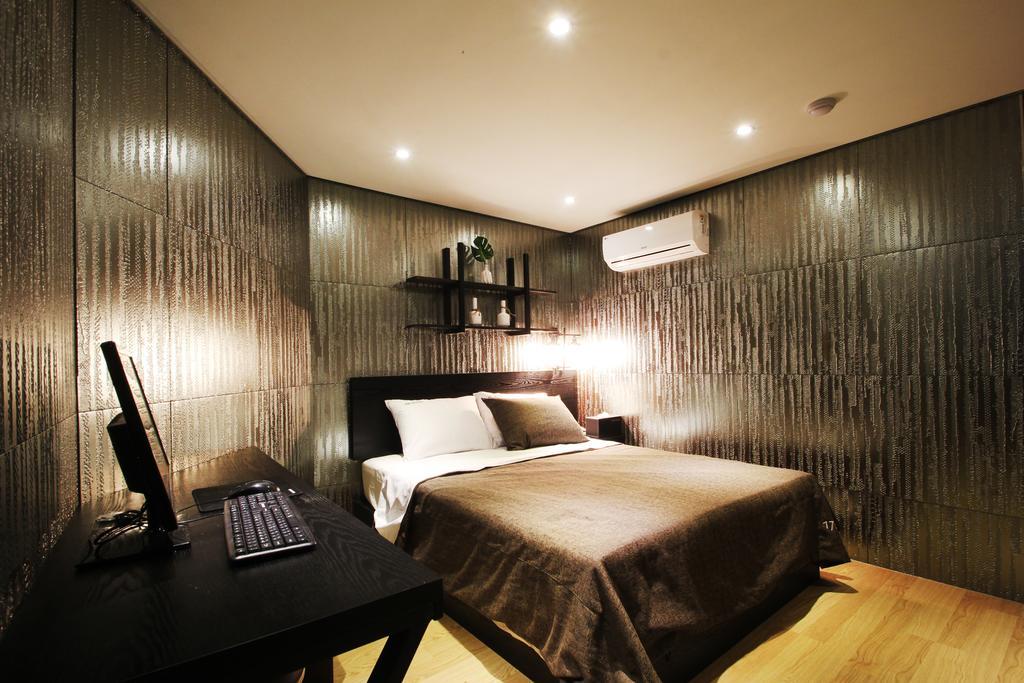 17Th Hotel Yeonje Buitenkant foto