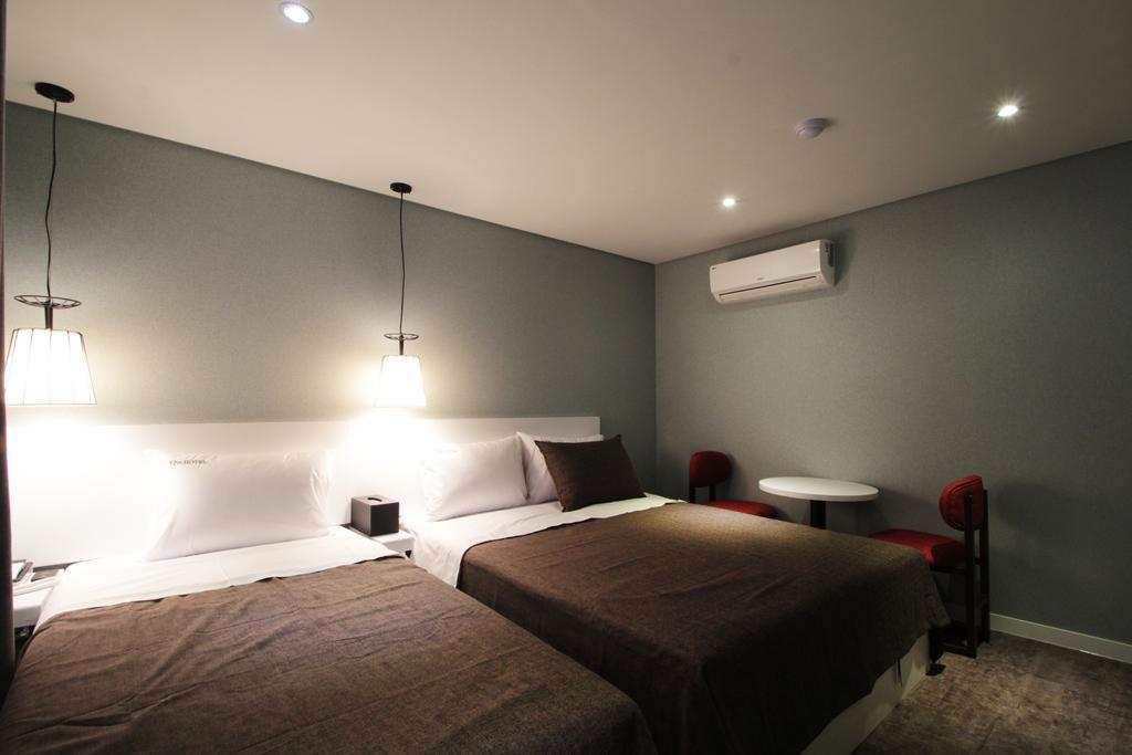 17Th Hotel Yeonje Buitenkant foto