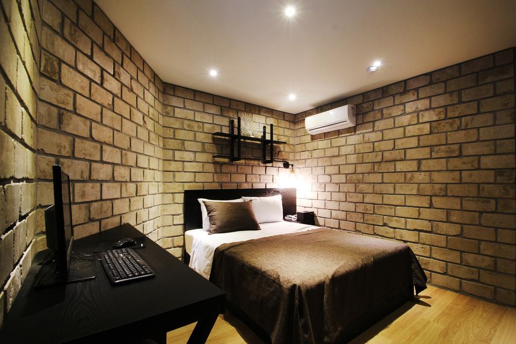 17Th Hotel Yeonje Buitenkant foto