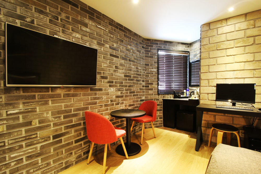 17Th Hotel Yeonje Buitenkant foto
